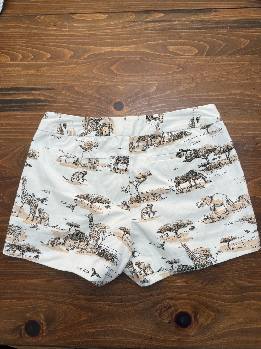 Banana Republic white and tan Size 4 Safari Animal Print Cotton Shorts - Picture 2 of 10